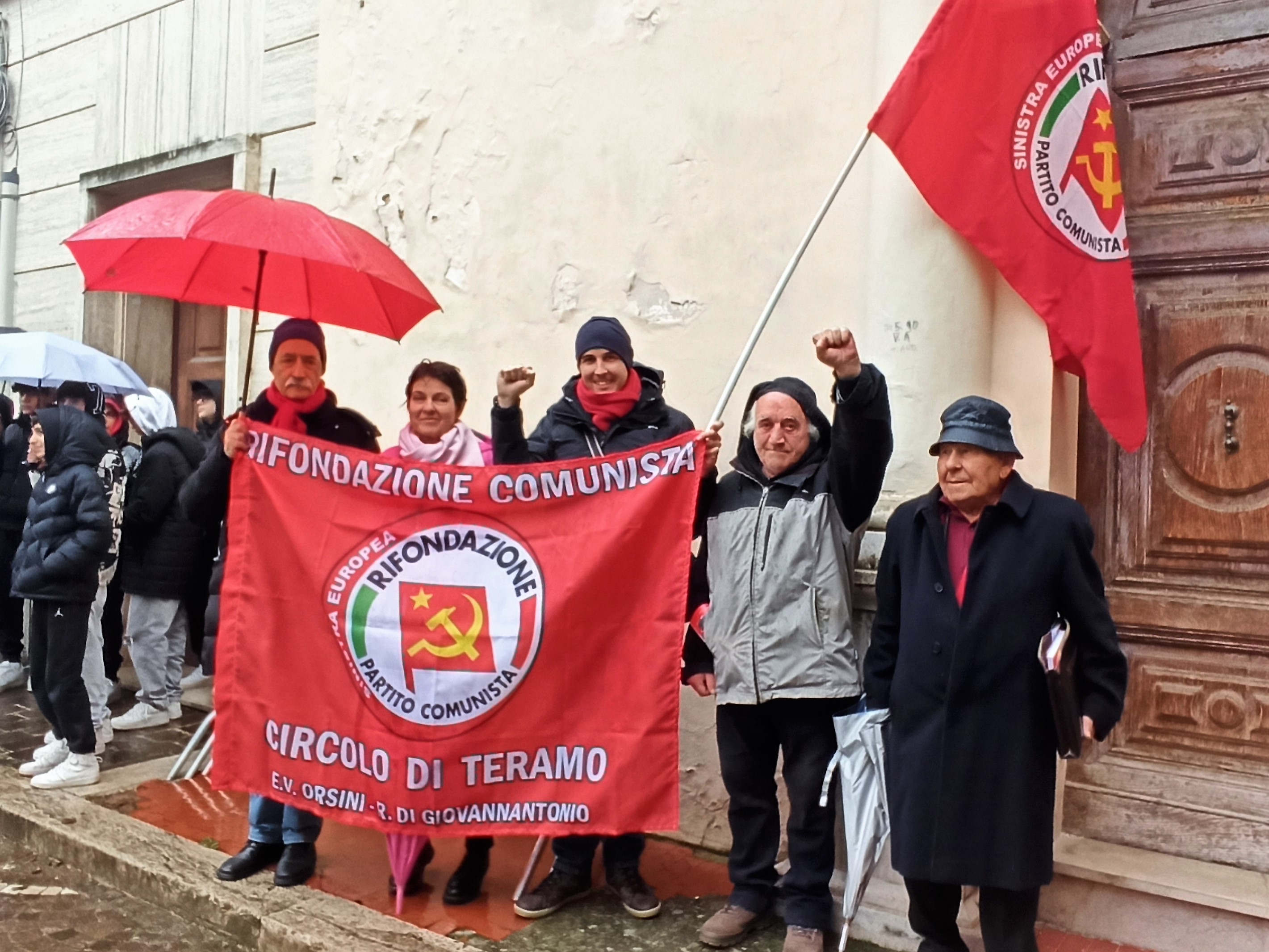 Commemorazione_del_Partigiano_comunista_Ercole_Vincenzo_Orsini__La_delegazione_di_Rifondazione_Comunista_a_Montorio_al_Vomano__13_dicembre_2022.jpg