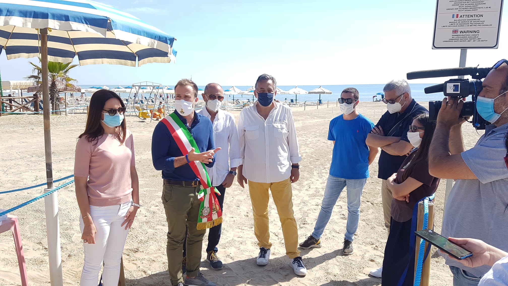 Inaugurazione_spiaggia_granelli_di_gioia_2.jpeg
