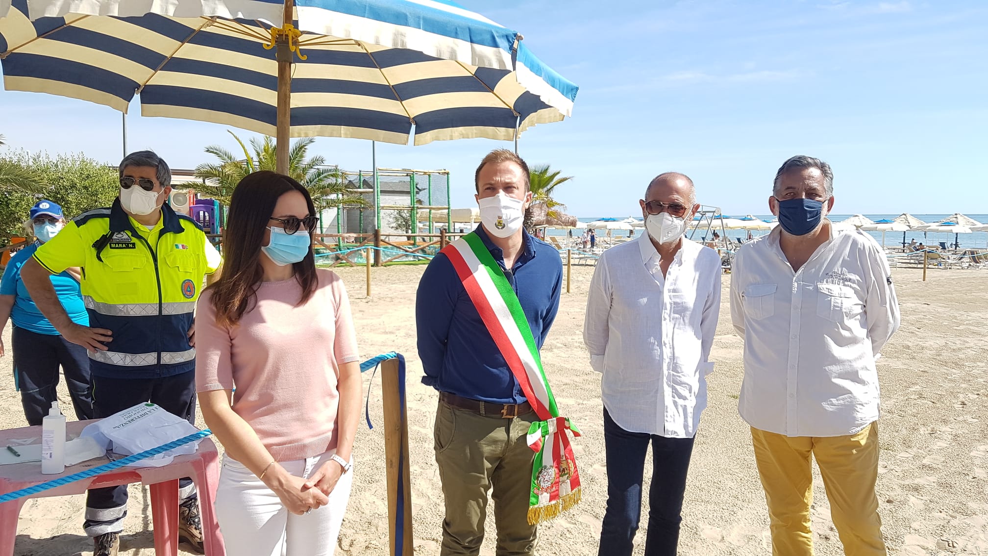 Inaugurazione_spiaggia_granelli_di_gioia_3.jpeg