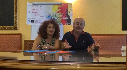 Lina_Ranalli_e_Paolo_Iacone_di_Castellarte_in_conferenza_stampa.jpg