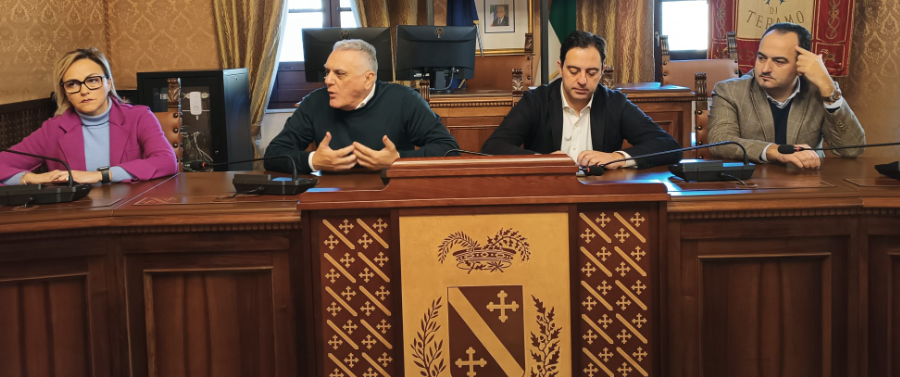 MONTICELLICONFSTAMPAITALIAVIVA