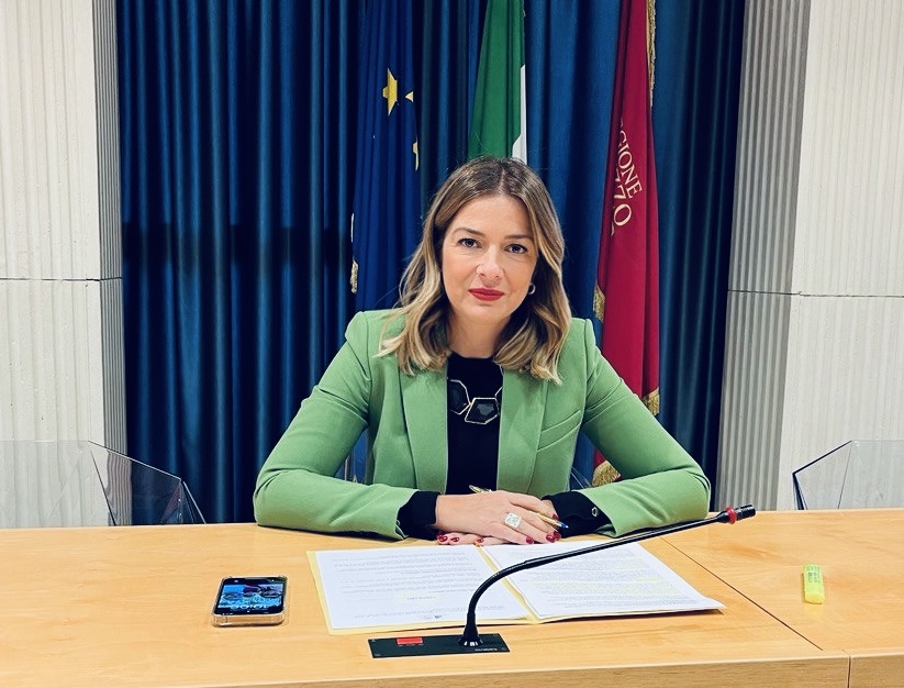 Sara_Marcozzi_-_Commissione_Inchiesta_Emergenza_Idrica.JPG