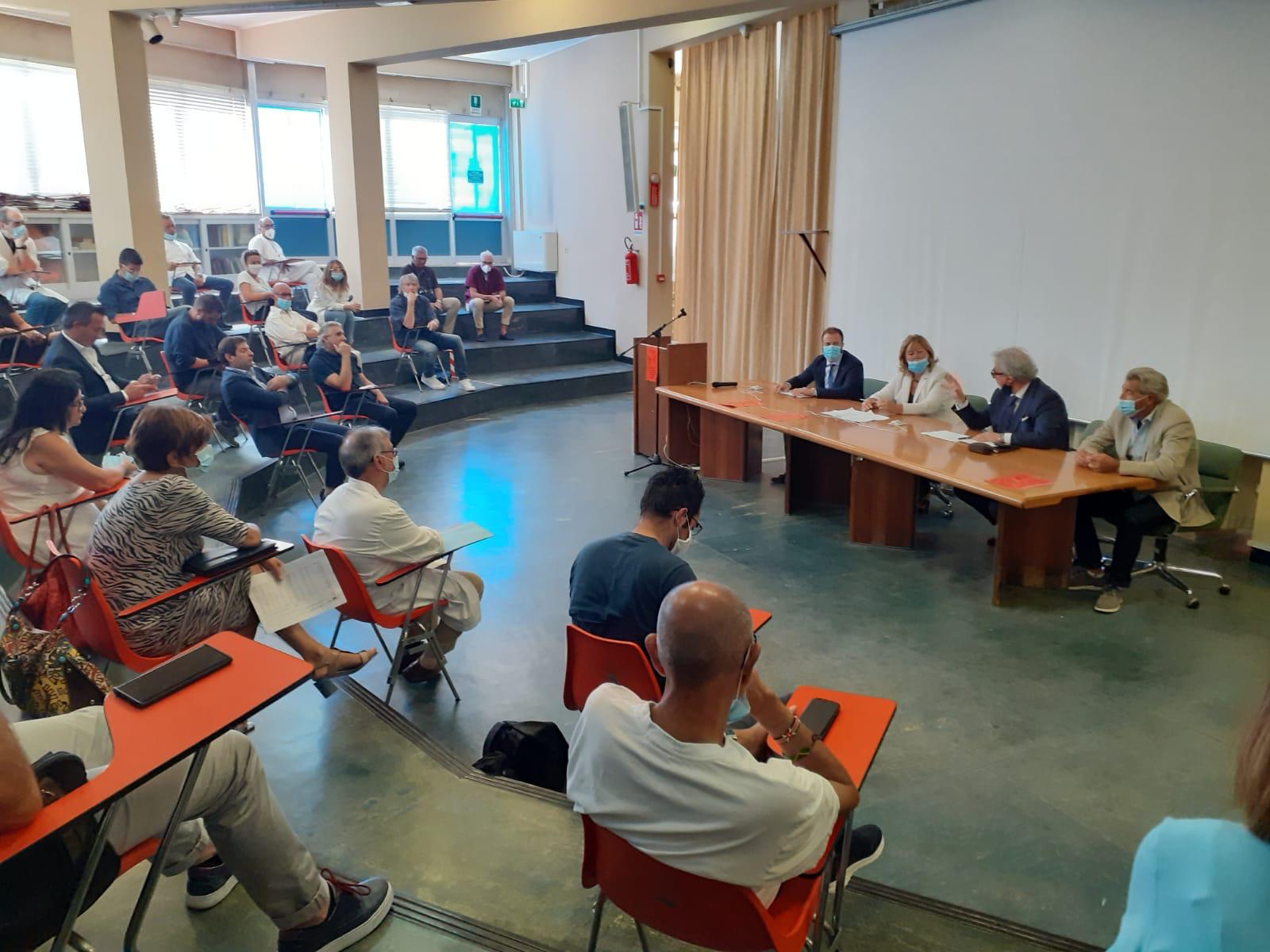 Visita_Assessore_Verì_allOspedale_di_Giulianova_1.jpg