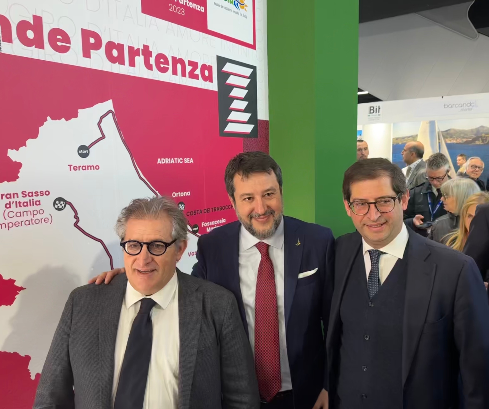 min_salvini_a_stand_abruzzo.jpeg