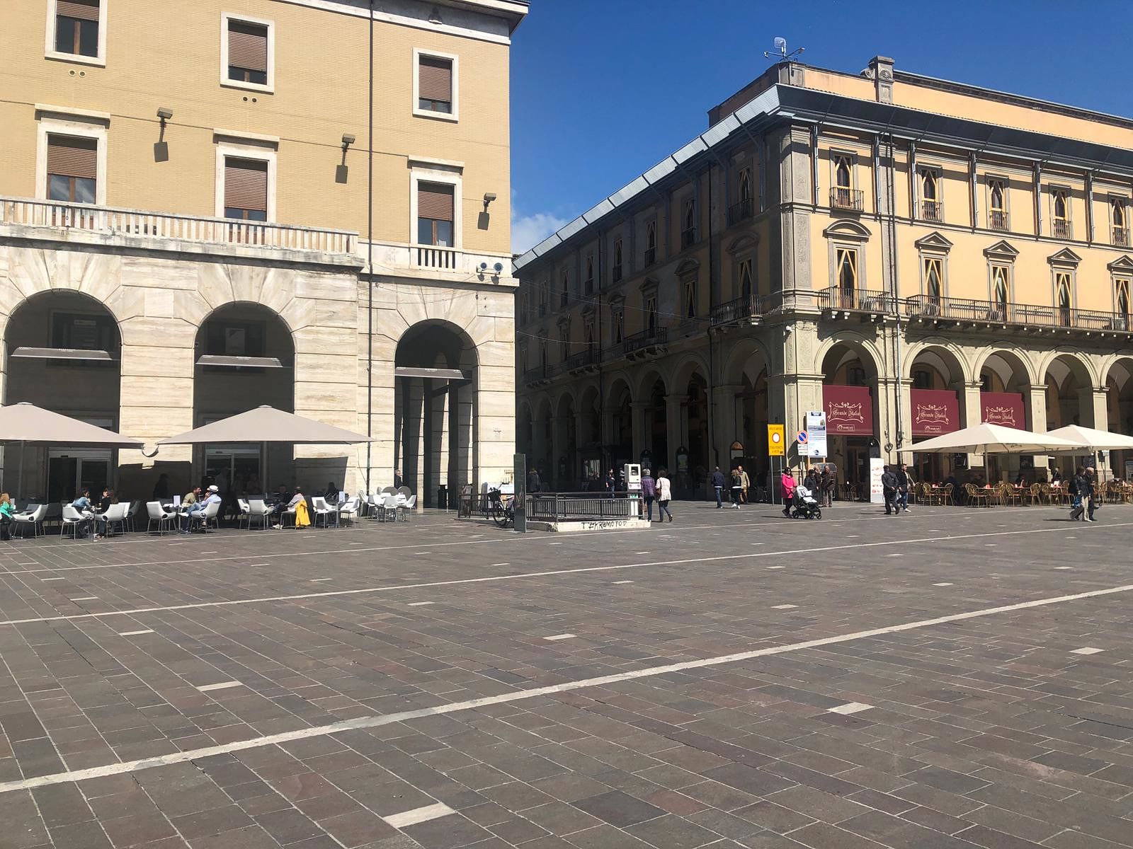 teramo-piazza-martiri-dehors.jpeg